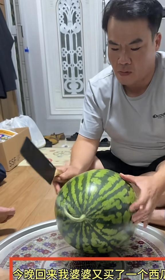 真实吃瓜网,网络舆论场中的“瓜王”崛起之路